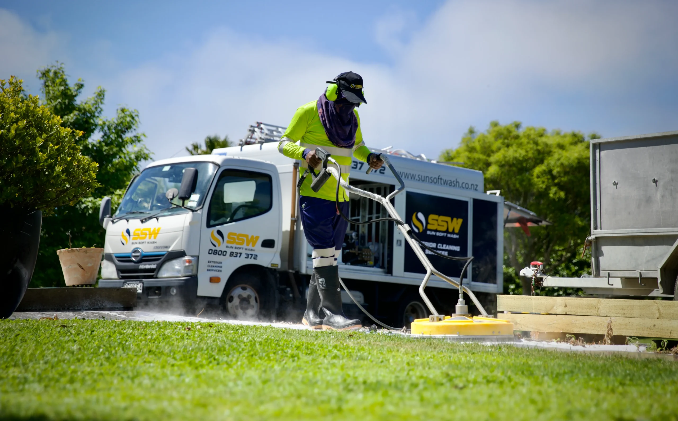Professional Driveways Cleaning Services in Tauranga - Sun softwash